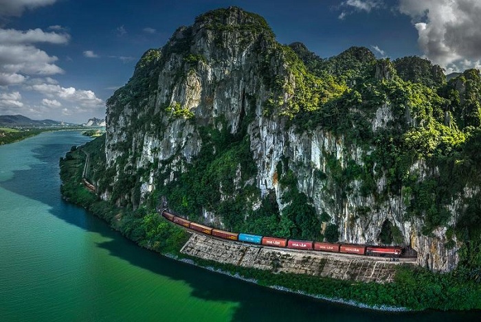 photo Vietnam train